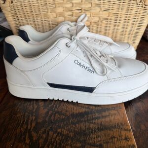 Calvin Klein Women's Hallen Sneaker Size 11